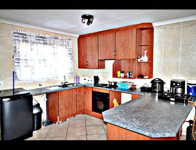2 BEDROOM APARTMENT FOR SALE IN EDLEEN